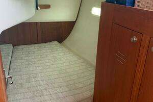 2001 Hunter 340 thumbnail 8