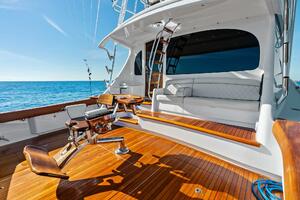 2023 Viking 64 Convertible- SIN PELO- Cockpit