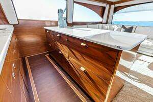 2023 Viking 64 Convertible thumbnail 10