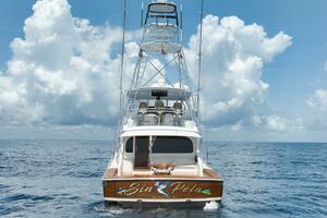 2023 Viking 64 Convertible- SIN PELO- Transom