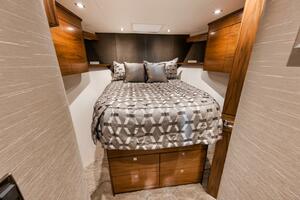 2023 Viking 64 Convertible- SIN PELO- VIP Forward Stateroom 