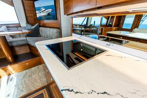 2023 Viking 64 Convertible- SIN PELO- Galley