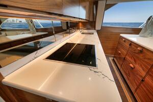2023 Viking 64 Convertible- SIN PELO- Galley