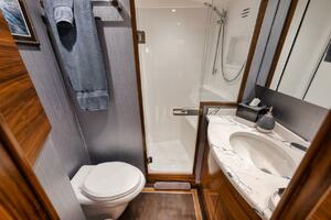 2023 Viking 64 Convertible- SIN PELO- Master Stateroom Head