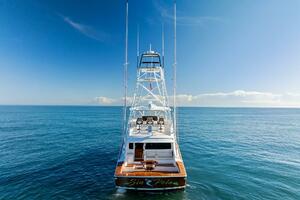 2023 Viking 64 Convertible- SIN PELO- Transom