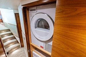 2023 Viking 64 Convertible- SIN PELO- Laundry