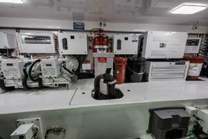 2023 Viking 64 Convertible- SIN PELO- Engine Room