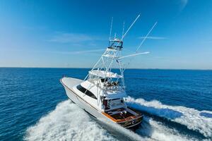 2023 Viking 64 Convertible- SIN PELO- Transom