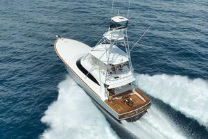 2023 Viking 64 Convertible- SIN PELO- Transom