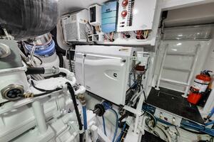 2023 Viking 64 Convertible- SIN PELO- Engine Room