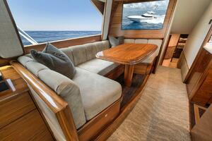 2023 Viking 64 Convertible- SIN PELO- Dinnette