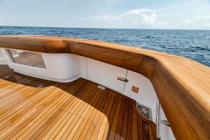 2023 Viking 64 Convertible- SIN PELO- Cockpit