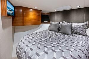 2023 Viking 64 Convertible- SIN PELO-Forward Stateroom