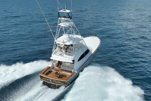 2023 Viking 64 Convertible- SIN PELO- Transom