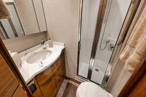 2023 Viking 64 Convertible- SIN PELO- Guest Head
