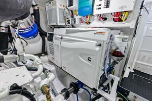 2023 Viking 64 Convertible- SIN PELO- Generator