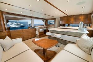 2023 Viking 64 Convertible- SIN PELO- Salon
