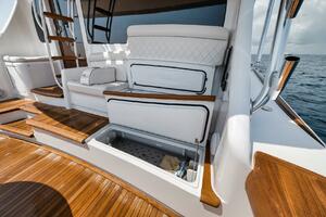 2023 Viking 64 Convertible- SIN PELO- Cockpit