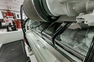 2023 Viking 64 Convertible- SIN PELO- Engine Room
