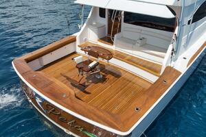 2023 Viking 64 Convertible- SIN PELO- Cockpit