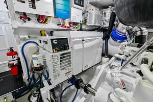 2023 Viking 64 Convertible- SIN PELO- Generator