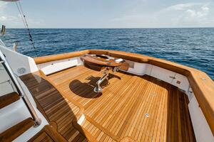 2023 Viking 64 Convertible- SIN PELO- Cockpit