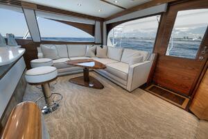 2023 Viking 64 Convertible- SIN PELO- Salon