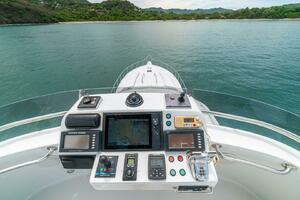PRIMETIME 98ft Queenship Yacht For Sale