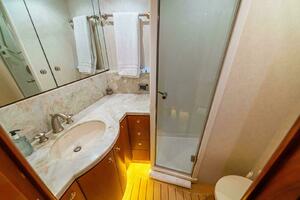 PRIMETIME 98ft Queenship Yacht For Sale