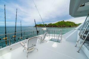 PRIMETIME 98ft Queenship Yacht For Sale
