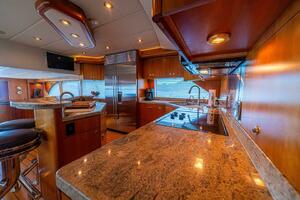 PRIMETIME 98ft Queenship Yacht For Sale