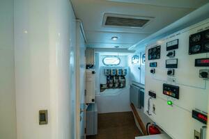 PRIMETIME 98ft Queenship Yacht For Sale