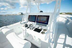 2014 Yellowfin 39 thumbnail 16