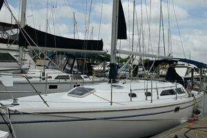 2002 Catalina 36 MKII thumbnail 6