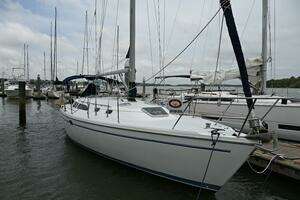 2002 Catalina 36 MKII thumbnail 5
