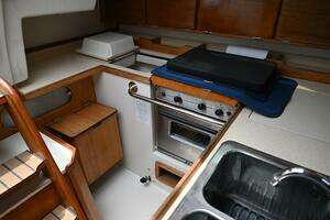 2002 Catalina 36 MKII thumbnail 30