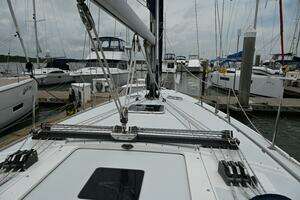 2002 Catalina 36 MKII thumbnail 17