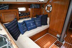 2002 Catalina 36 MKII thumbnail 41