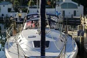 2002 Catalina 36 MKII thumbnail 1