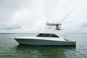 2004 Viking 48 Convertible 