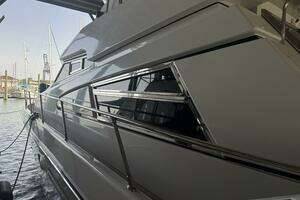 1993 Johnson 56 High Tech Motor Yacht thumbnail 13