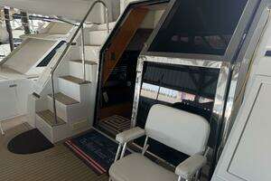 1993 Johnson 56 High Tech Motor Yacht thumbnail 31