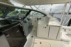 2001 Tiara Yachts 3800 Open thumbnail 14