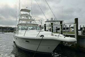 2001 Tiara Yachts 3800 Open thumbnail 11