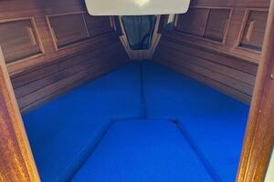 Forward V Berth W Cushions