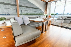 2018 Princess Yachts thumbnail 32
