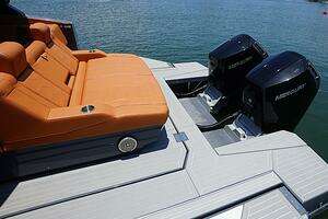 2023 Cruisers Yachts 42 GLS OB thumbnail 4