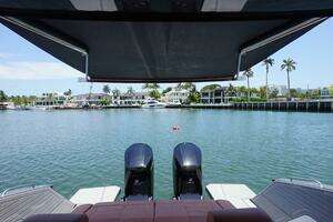2023 Cruisers Yachts 42 GLS OB thumbnail 5