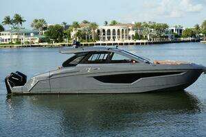 2023 Cruisers Yachts 42 GLS OB thumbnail 1