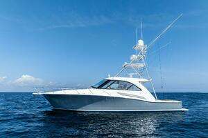 2016 Hatteras thumbnail 15